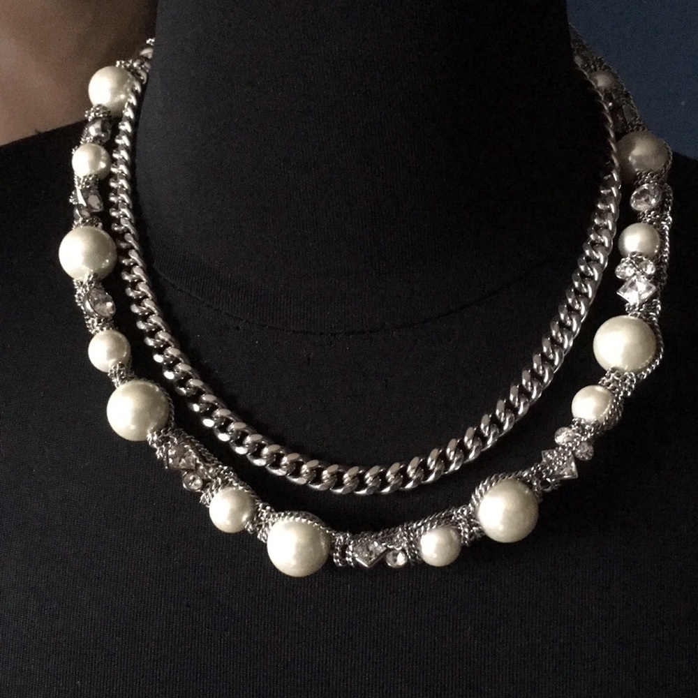 🎊Givenchy Faux Pearl Crystal Necklace